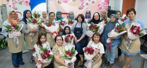 Read more about the article Bengkel Gubahan Bunga untuk Ibu Tunggal